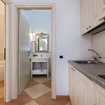 Porto Giunco Ξενοδοχείο με διαμερίσματα 2*