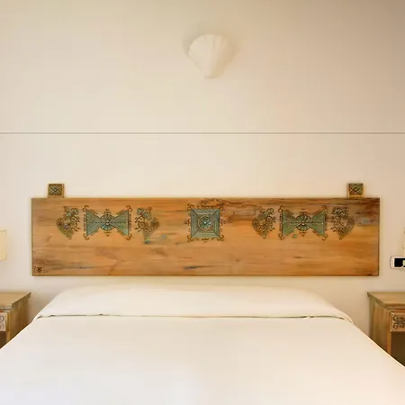 Porto Giunco Apart Otel 2*