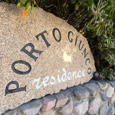 Porto Giunco Lägenhetshotell