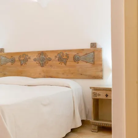 Porto Giunco Apartahotel 2*