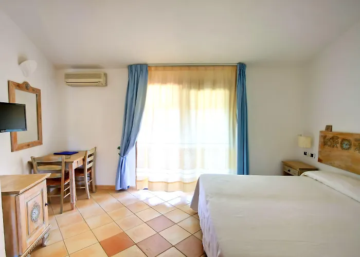 Apartmanhotel Porto Giunco 2*